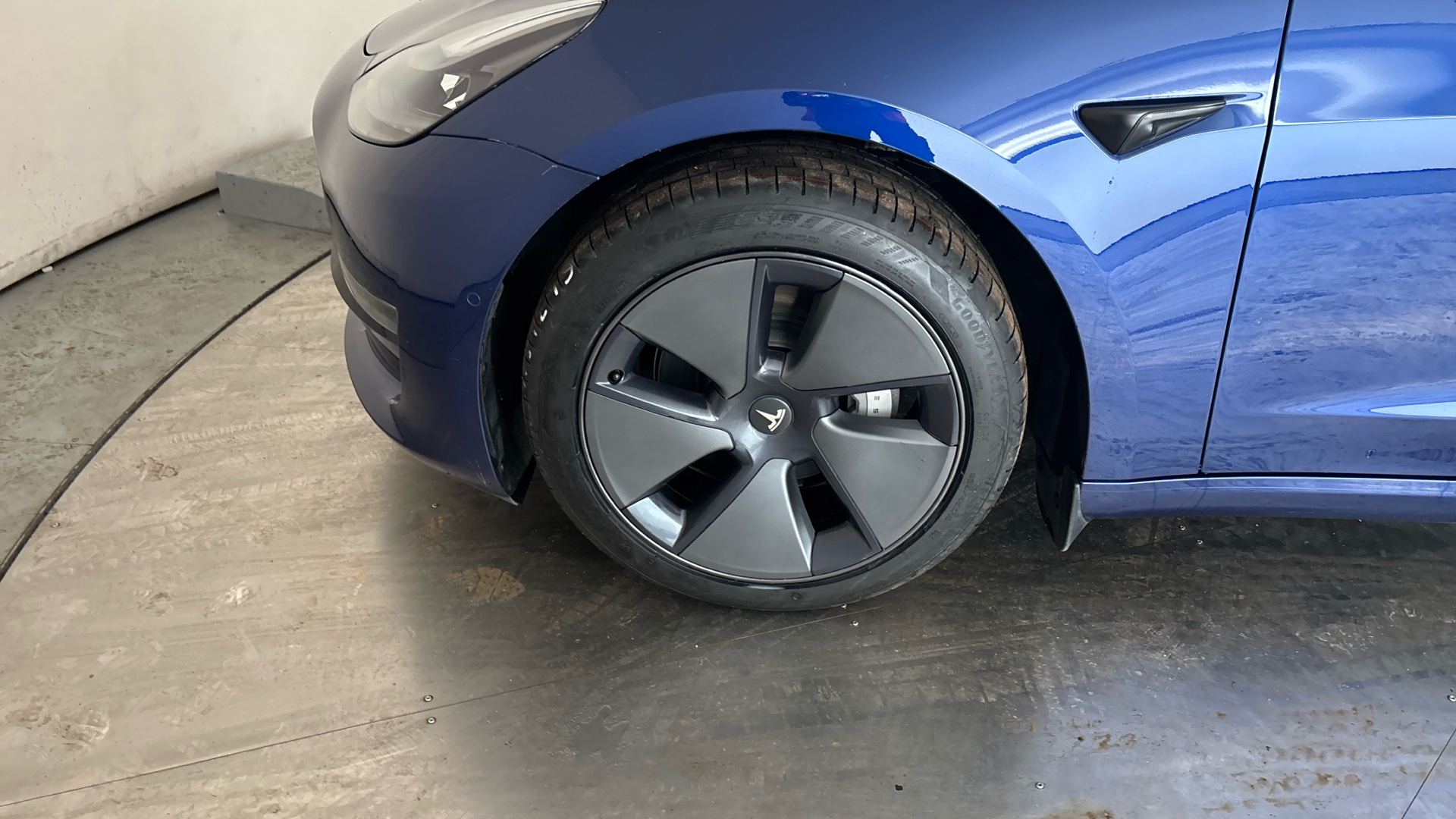 4020693 Long Range AWD 4dr Auto