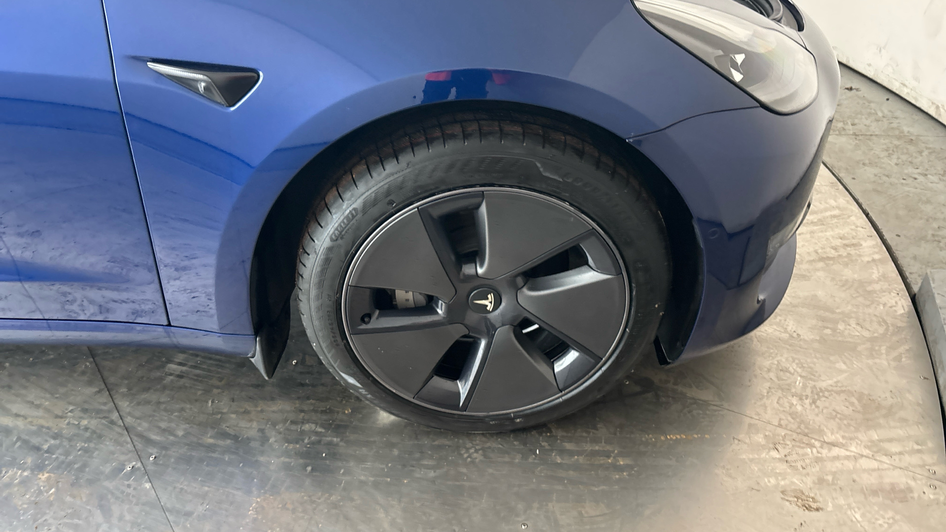 4020693 Long Range AWD 4dr Auto