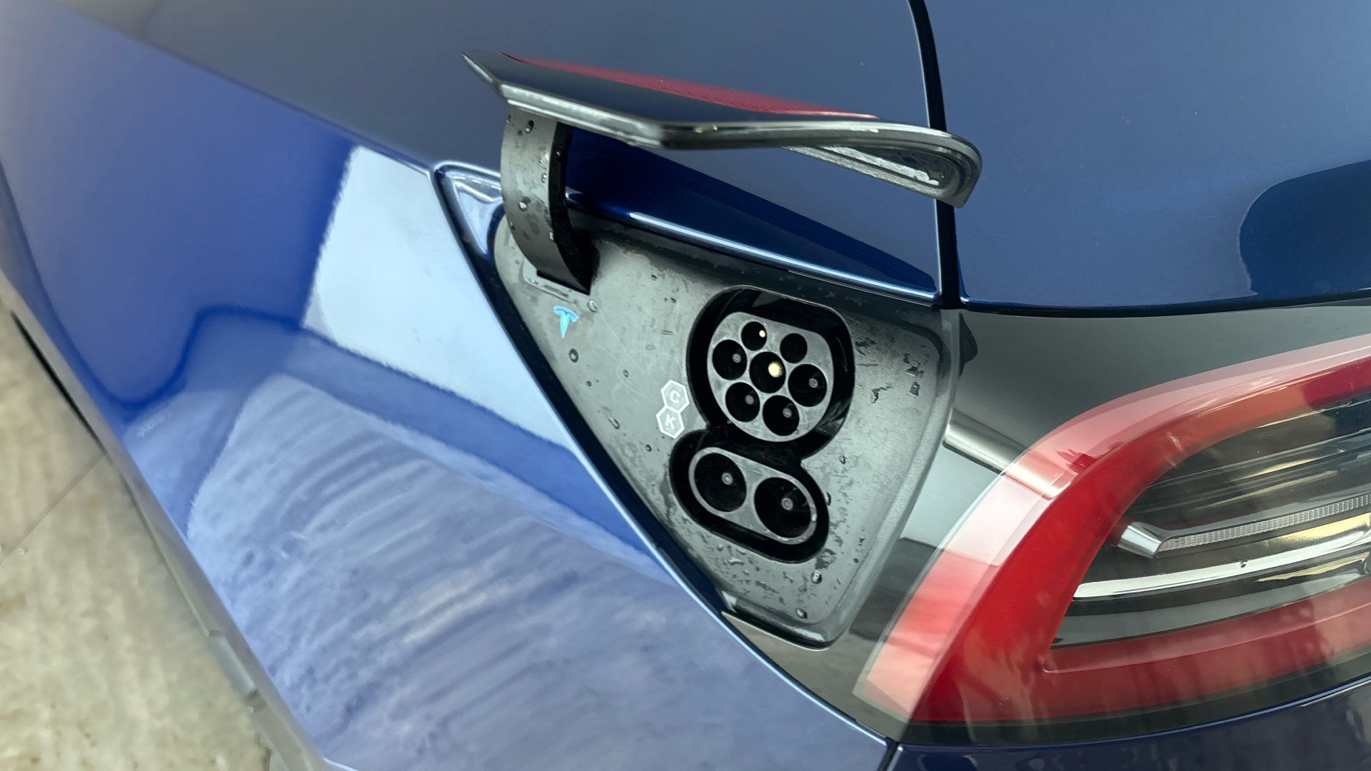 4020693 Long Range AWD 4dr Auto