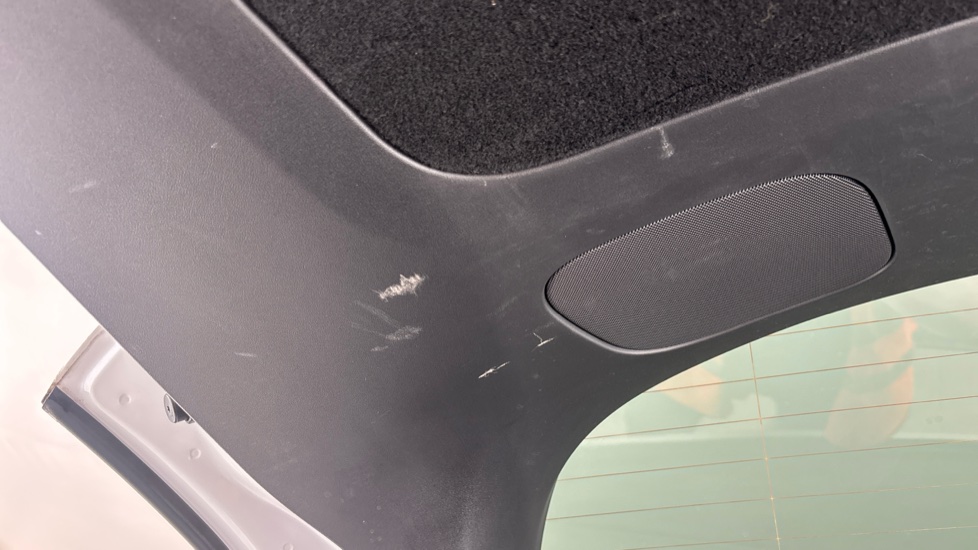 TESLA MODEL Y Scuff