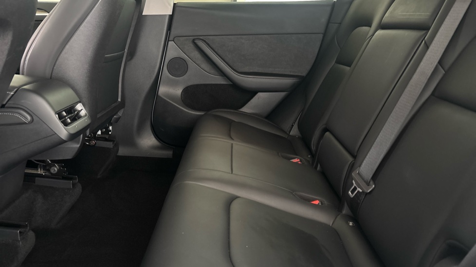 TESLA MODEL Y Image 14