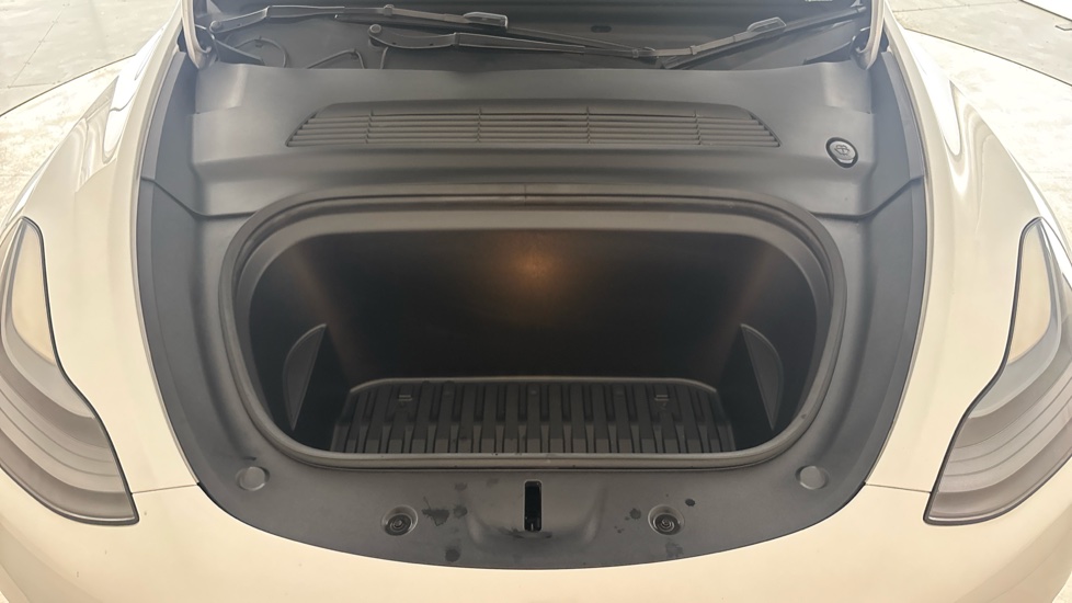 TESLA MODEL Y Image 16