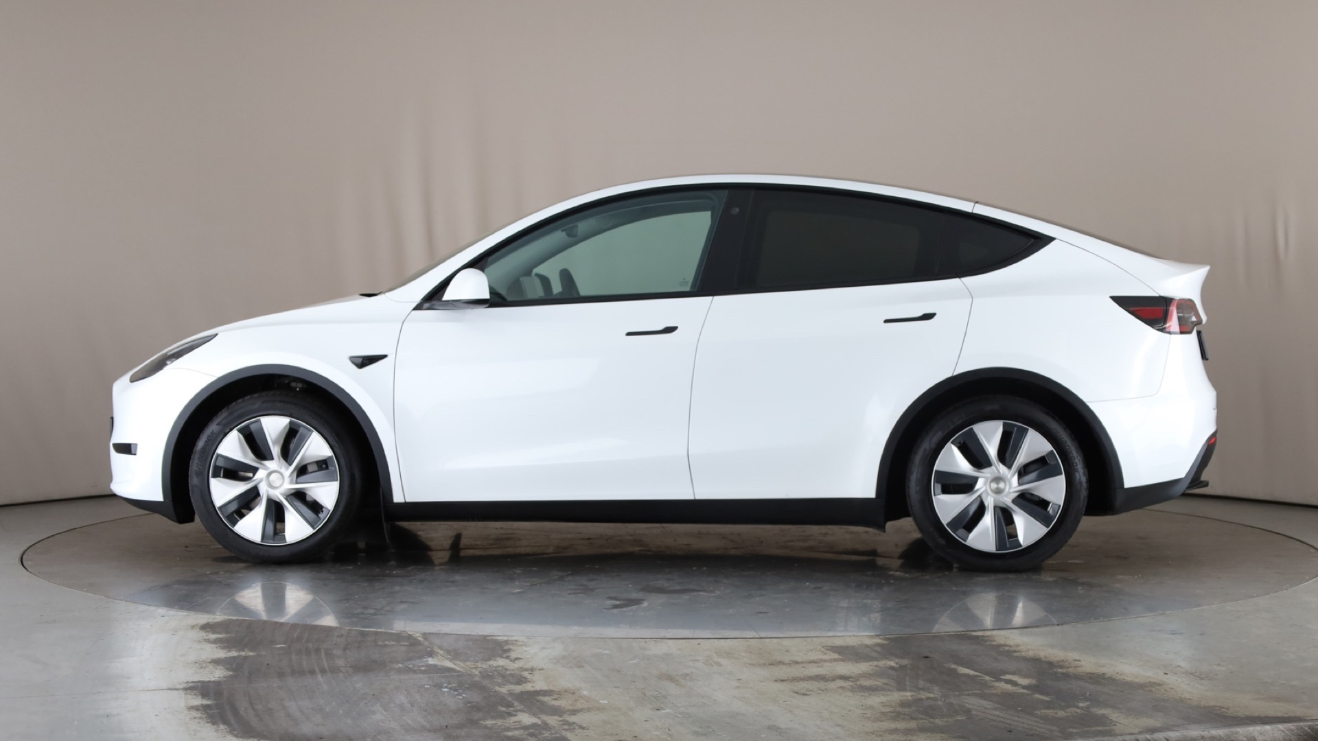 Tesla Model Y RWD 5dr Auto