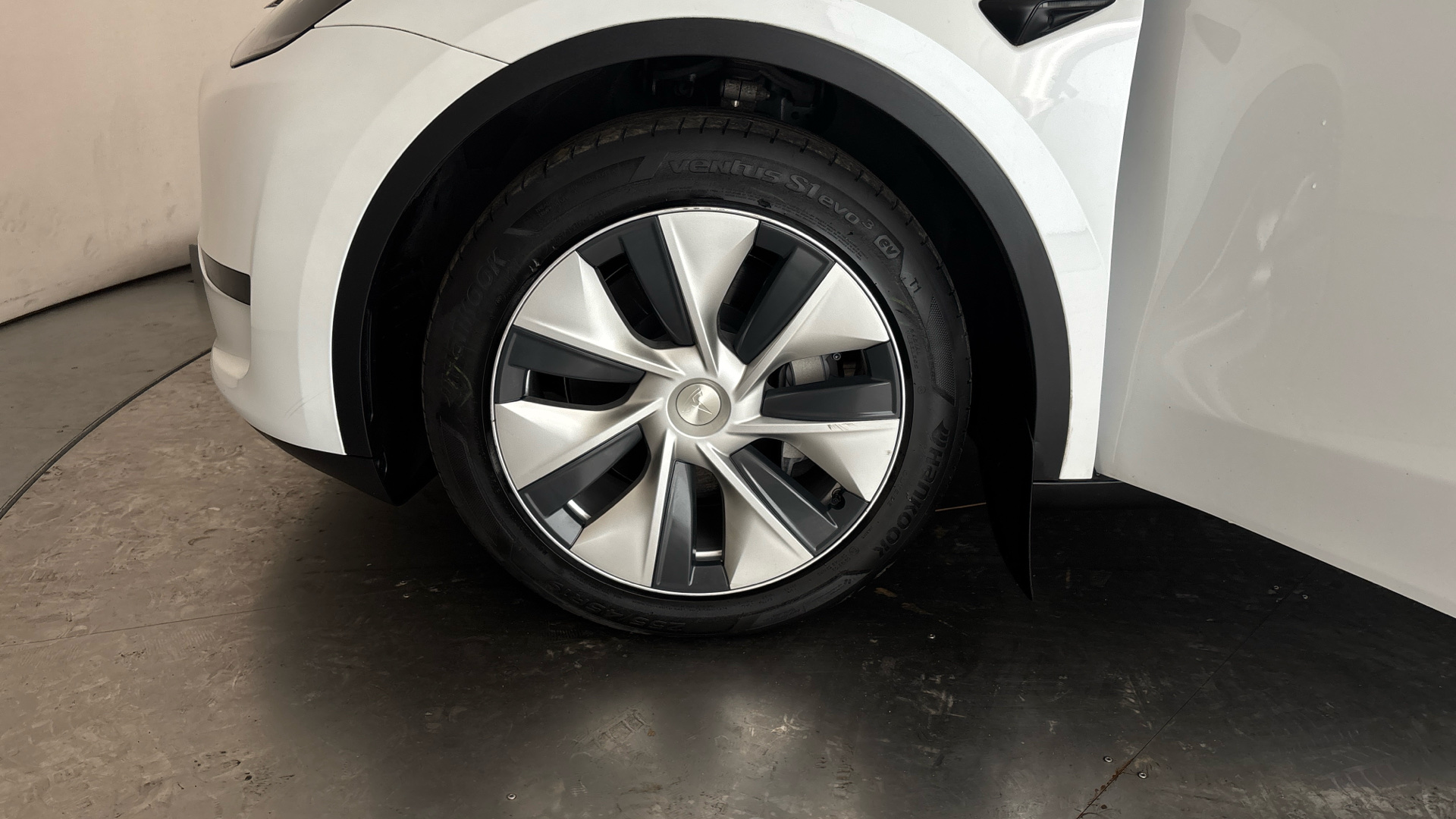 Tesla Model Y RWD 5dr Auto