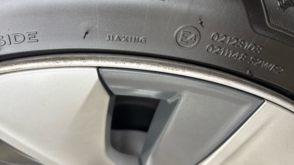 TESLA MODEL Y Scuff
