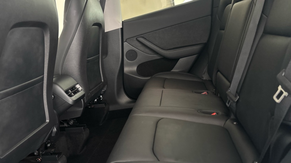 TESLA MODEL Y Image 14