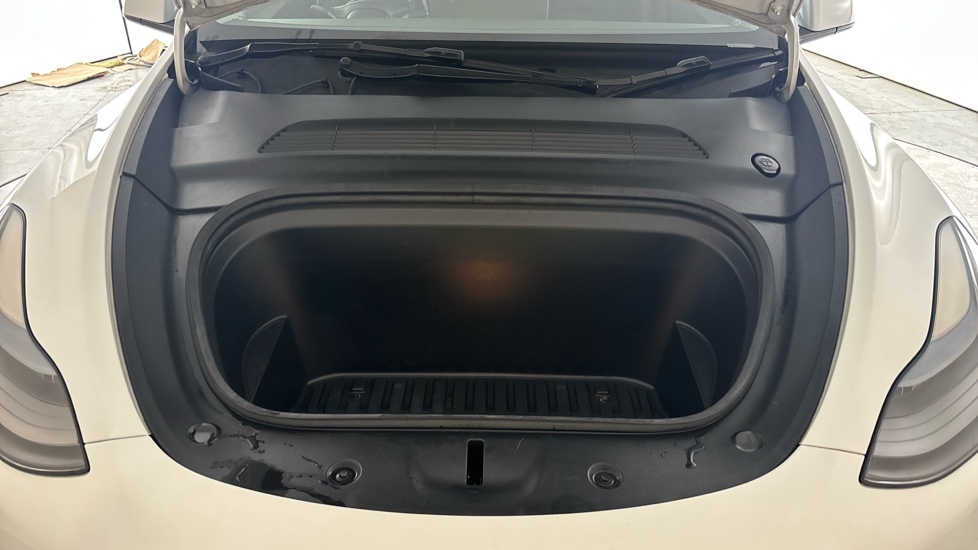 TESLA MODEL Y Image 16