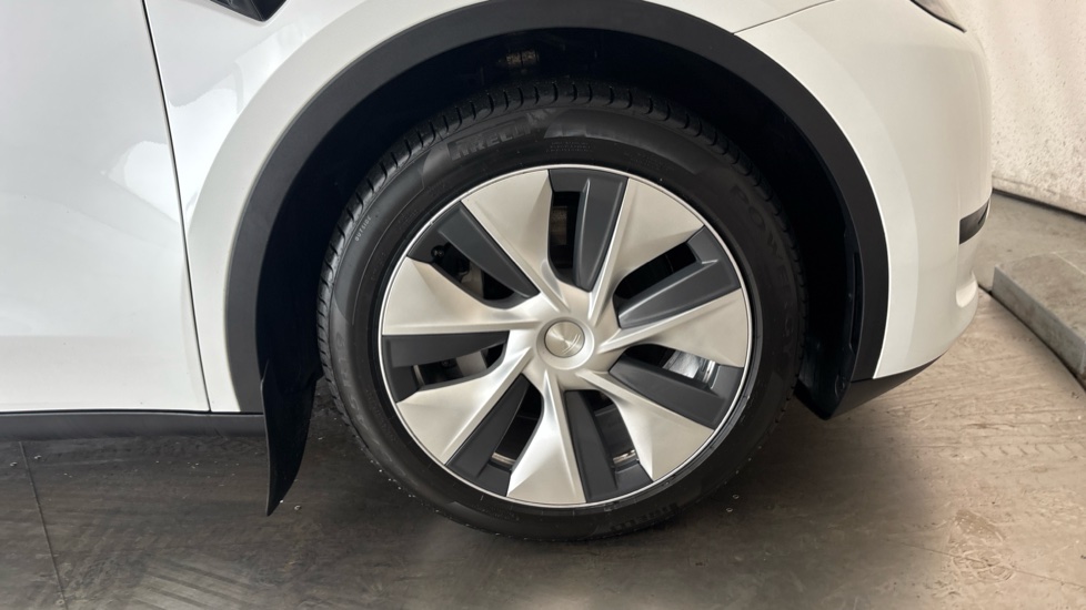 TESLA MODEL Y Image 20