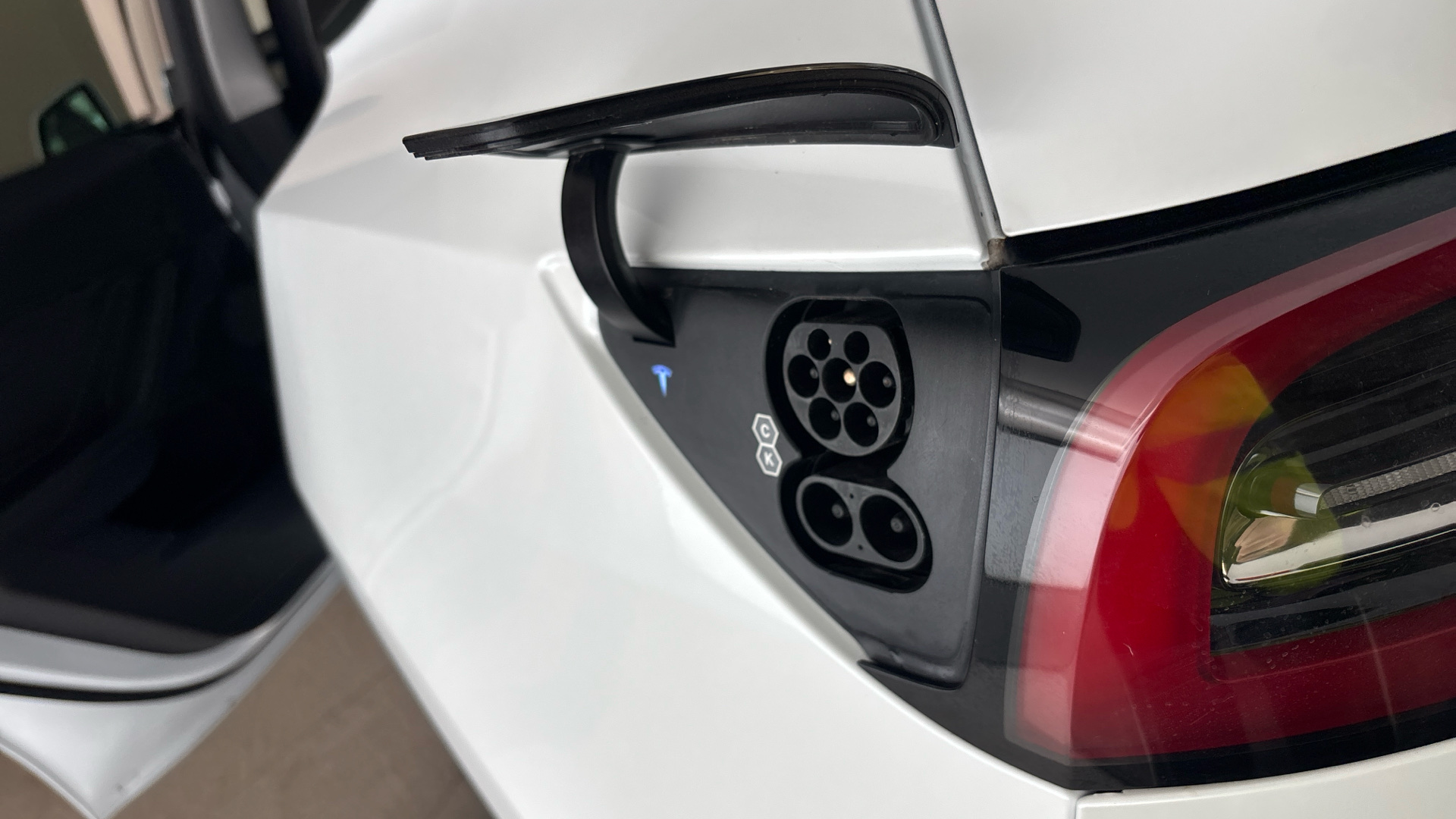 TESLA MODEL Y MODEL Y HATCHBACK RWD 5dr Auto