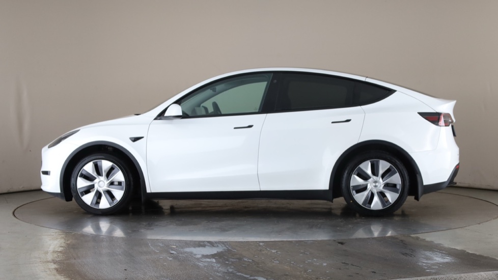 TESLA MODEL Y Image 2