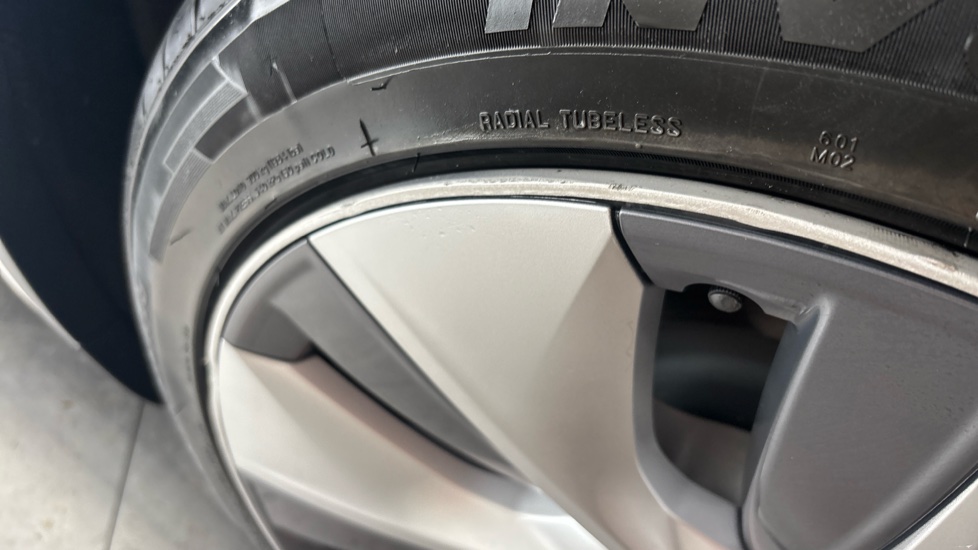 TESLA MODEL Y scuffs