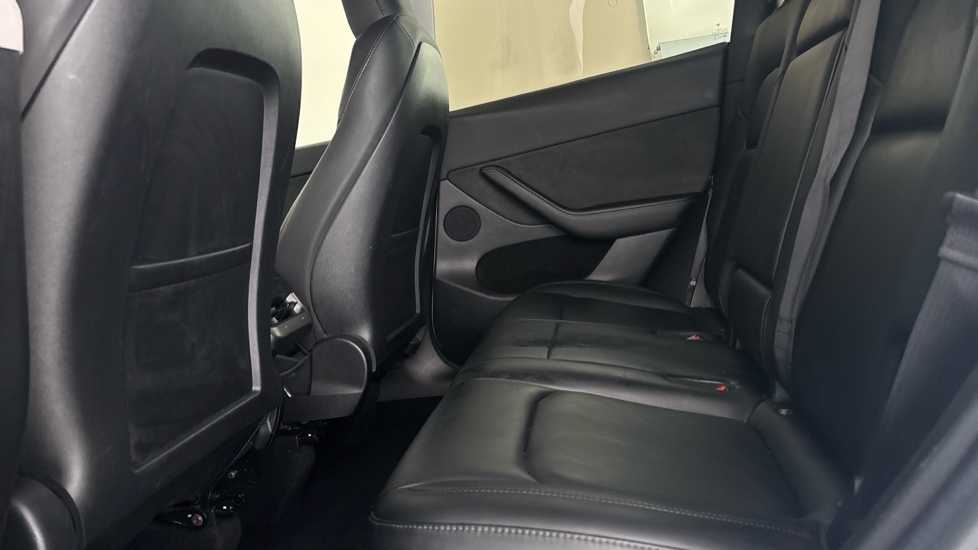 TESLA MODEL Y Image 14