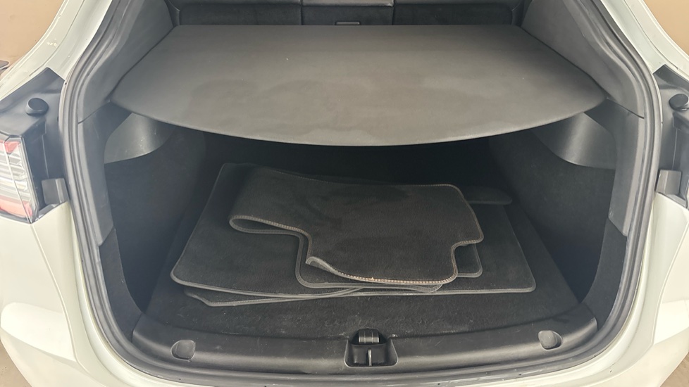 TESLA MODEL Y Image 15