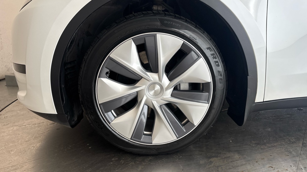 TESLA MODEL Y Image 17