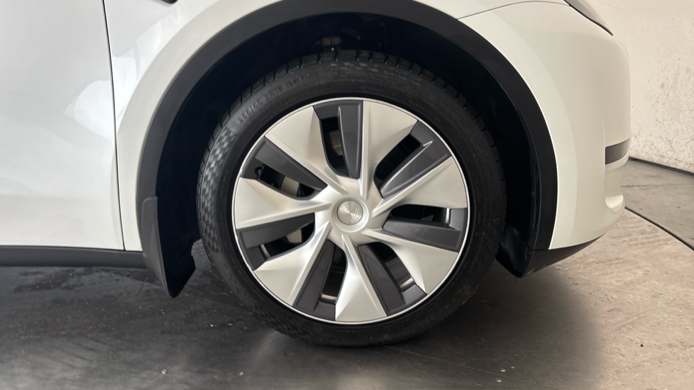 TESLA MODEL Y Image 20
