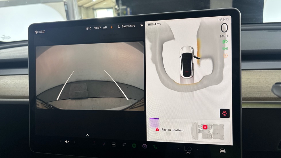 TESLA MODEL Y reverse camera