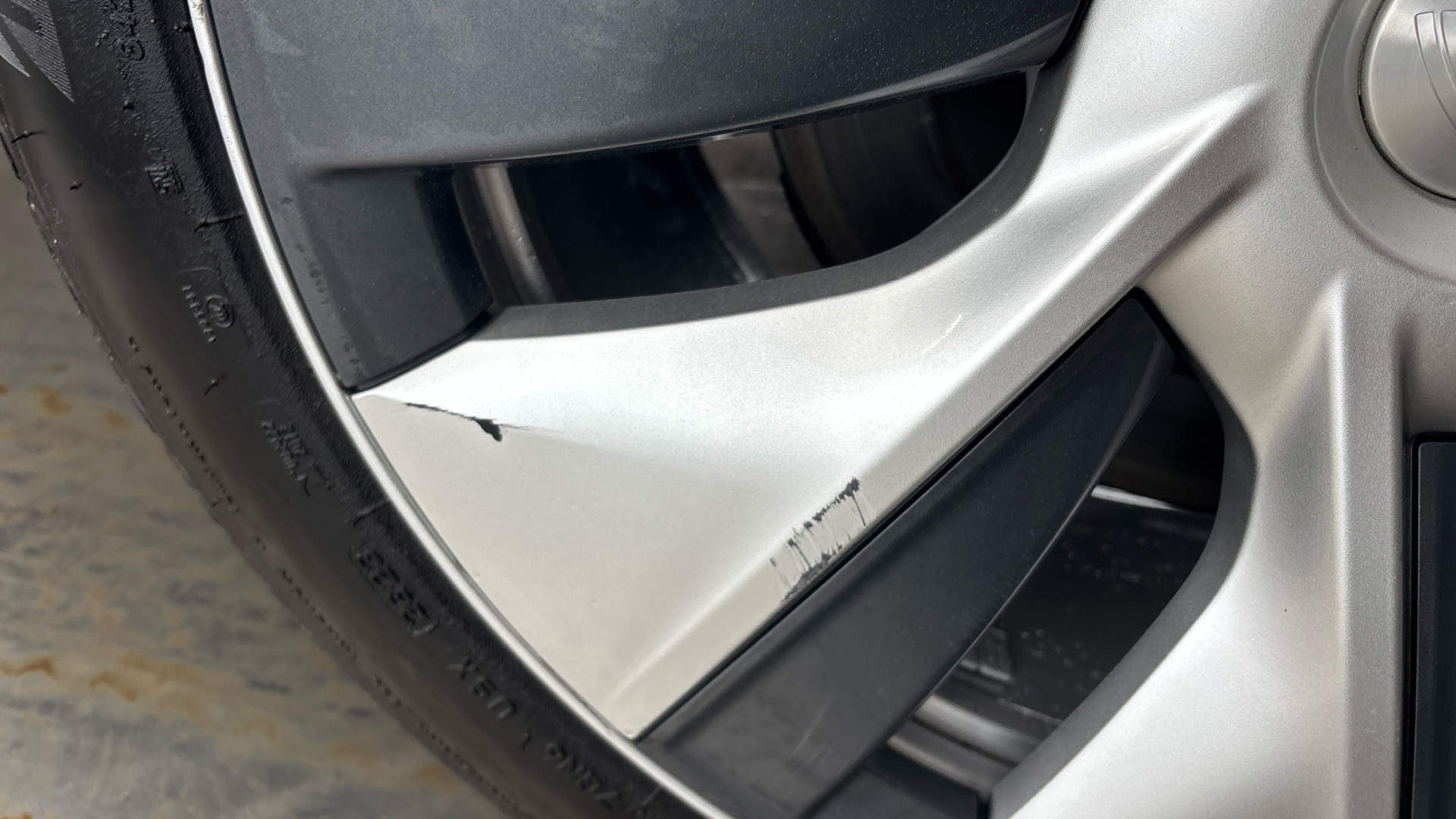 4020704 Long Range AWD 5dr Auto