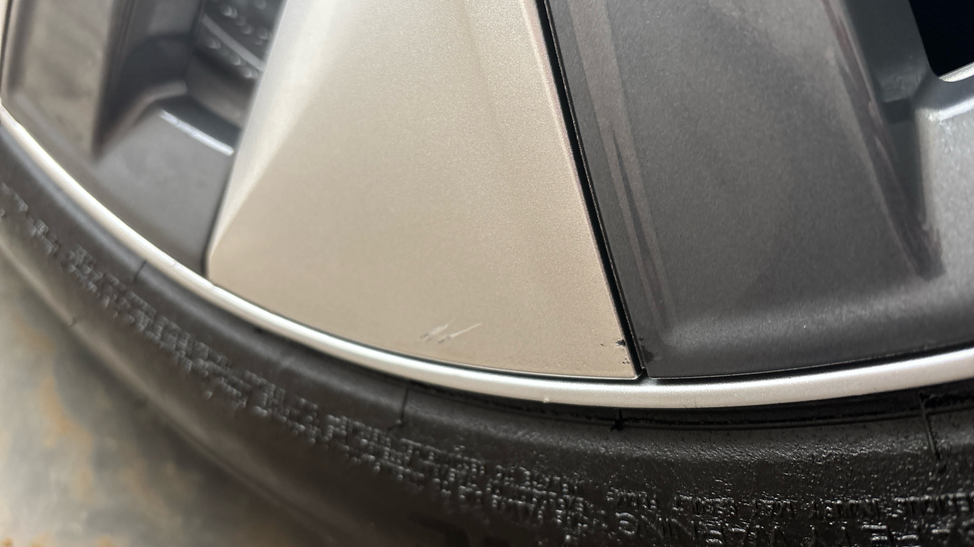 4020704 Long Range AWD 5dr Auto