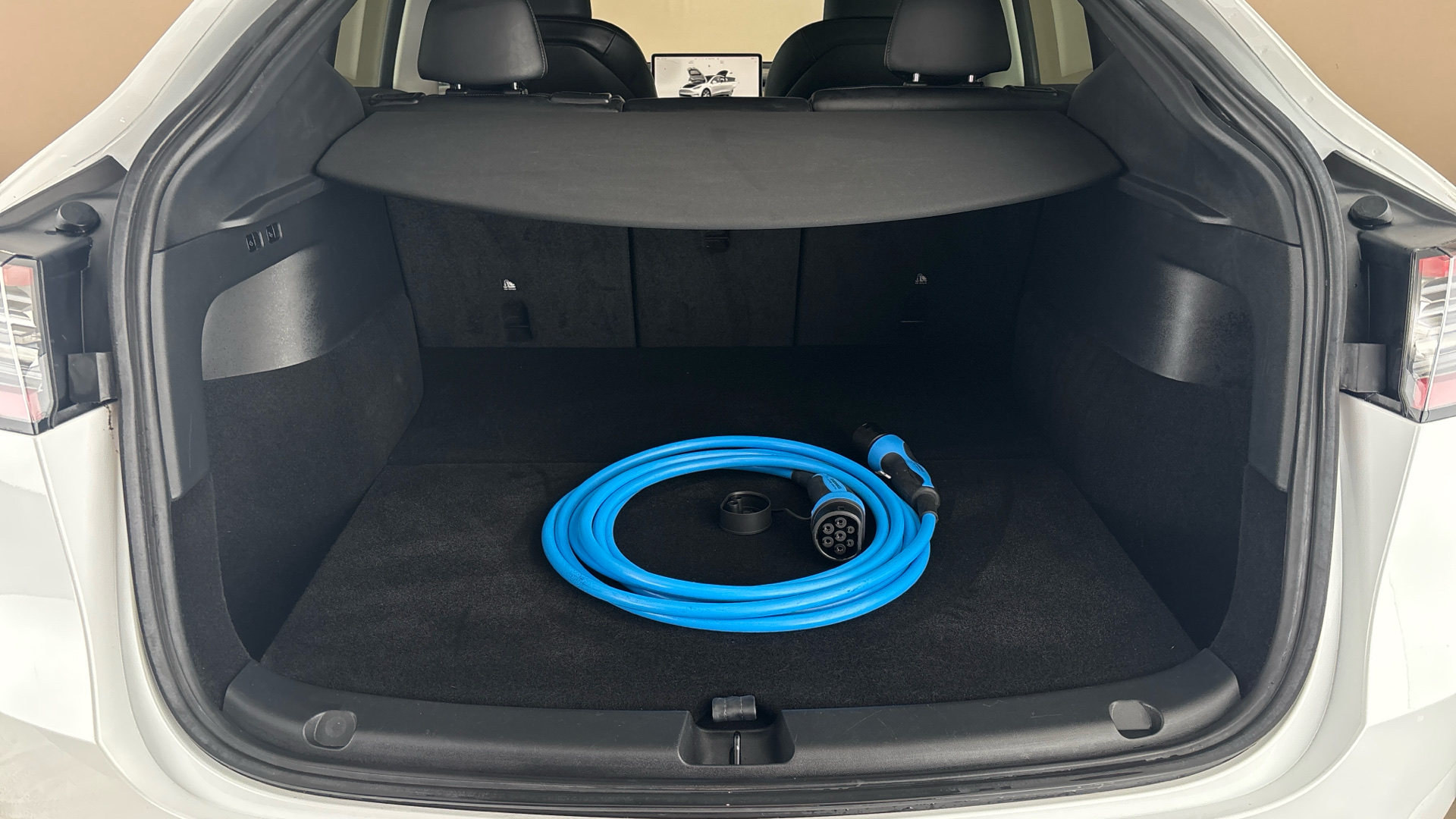 4020704 Long Range AWD 5dr Auto