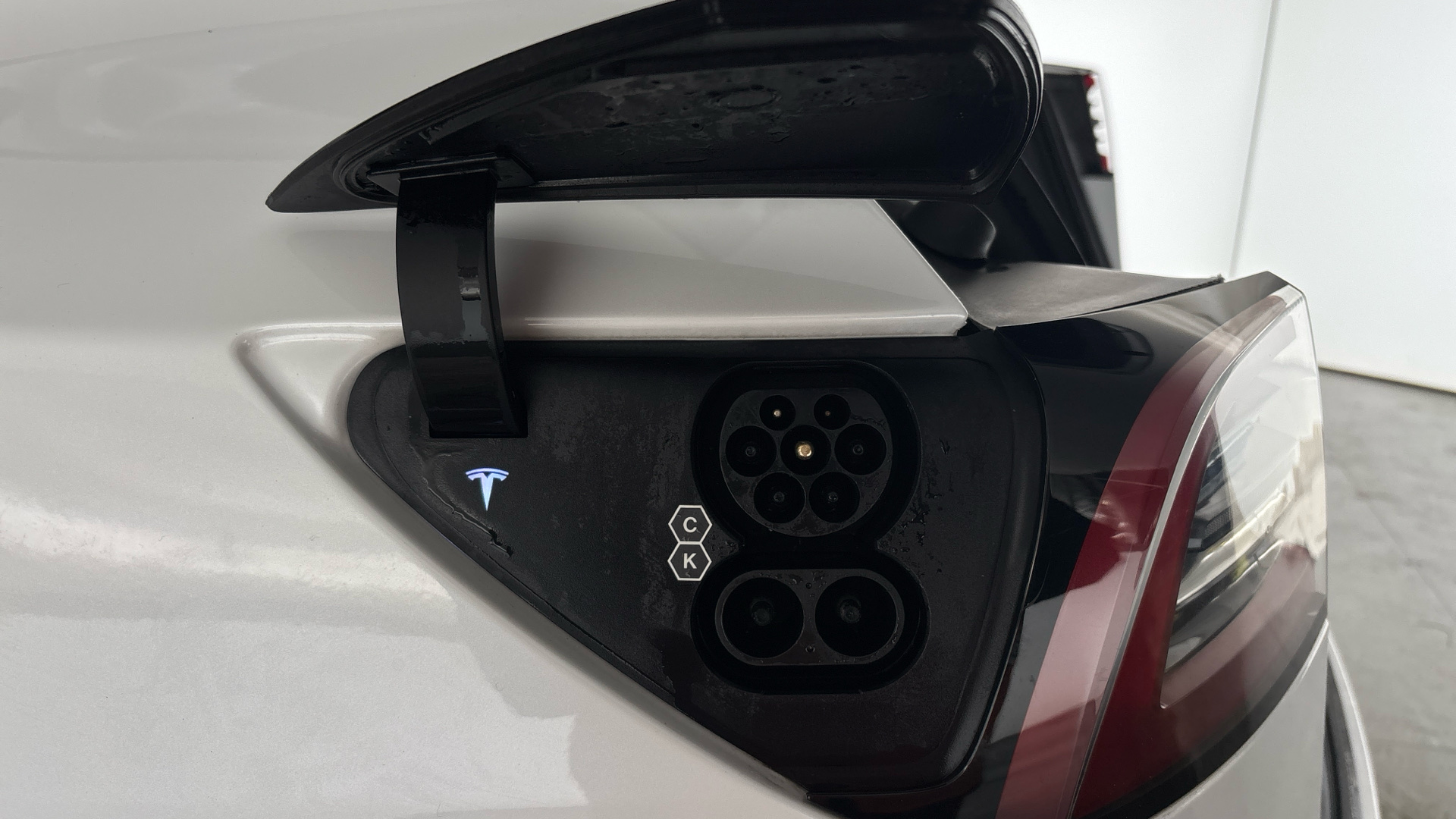 4020704 Long Range AWD 5dr Auto