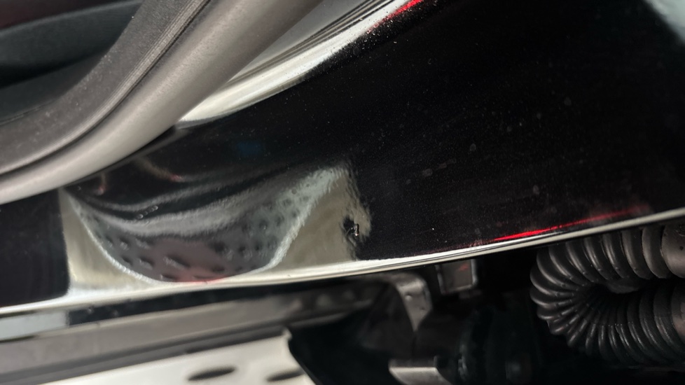 MERCEDES EQC Dent and chips