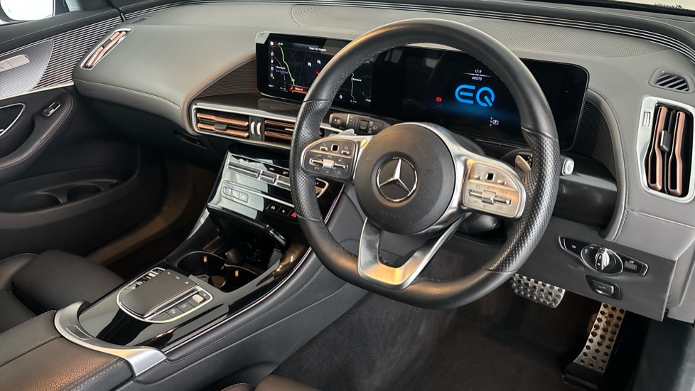 MERCEDES EQC Image 9
