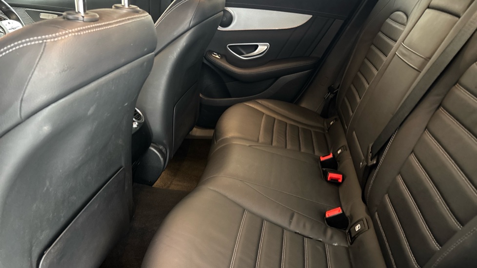 MERCEDES EQC Image 14