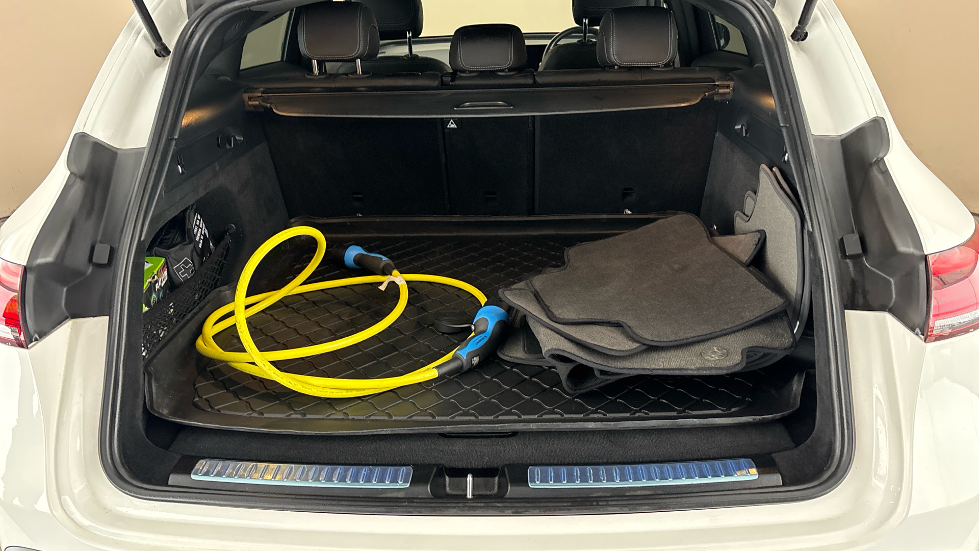 4028228 EQC 400 300kW AMG Line Premium Plus 80kWh 5dr Auto