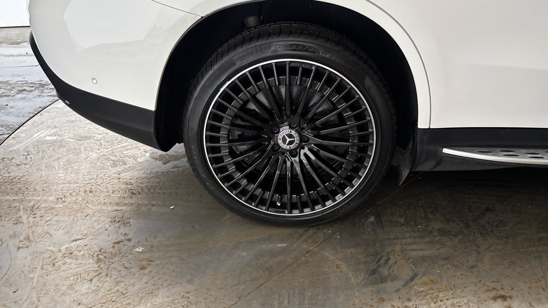 4028228 EQC 400 300kW AMG Line Premium Plus 80kWh 5dr Auto