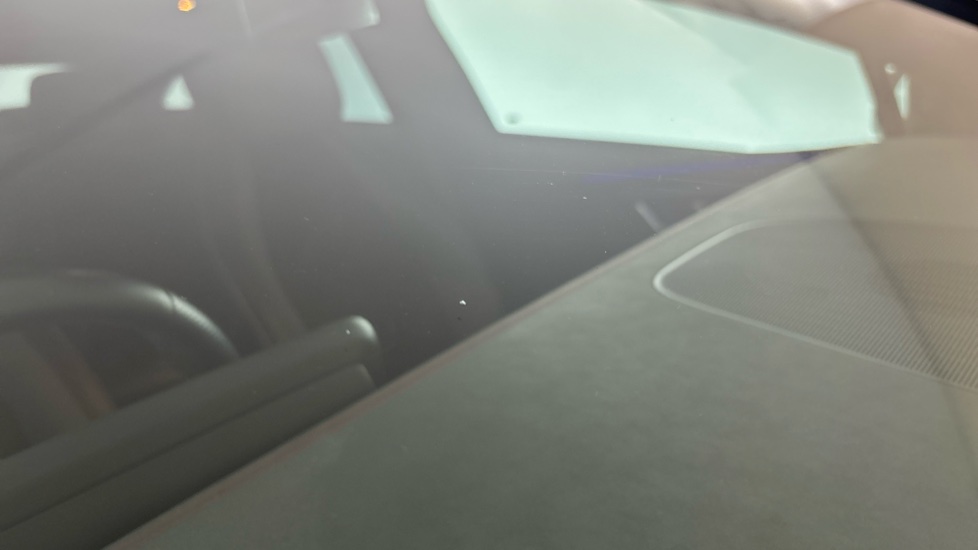 MERCEDES EQE Multiple chips