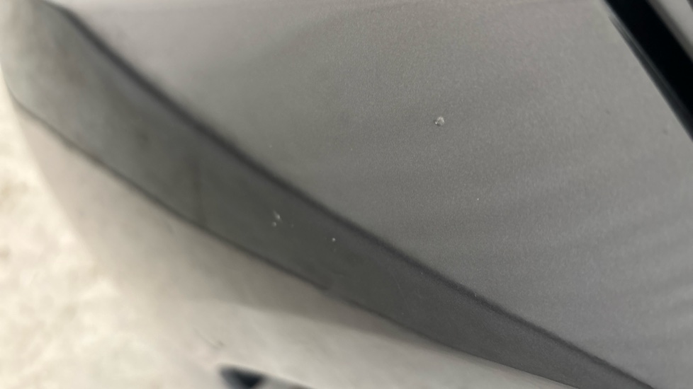 MERCEDES EQE Multiple chips