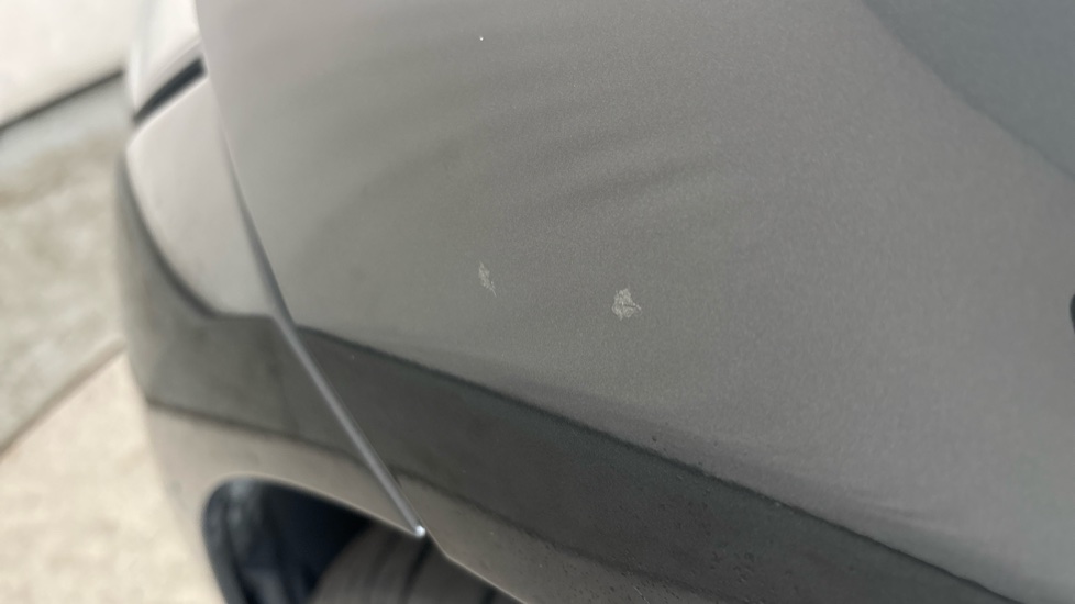 MERCEDES EQE Multiple chips