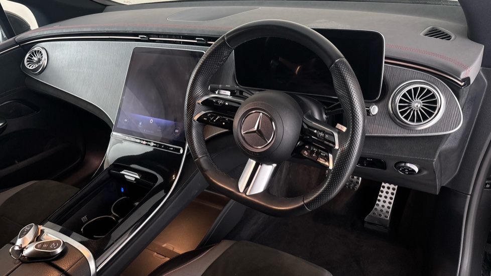 MERCEDES EQE Image 9