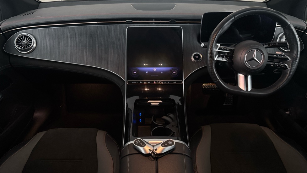 MERCEDES EQE Image 11