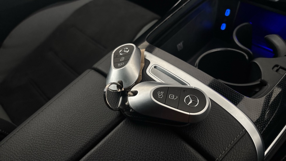 MERCEDES EQE 2 keys available
