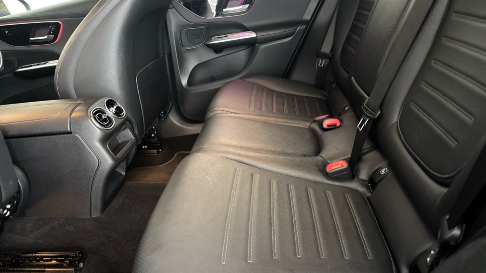 MERCEDES GLC Image 14