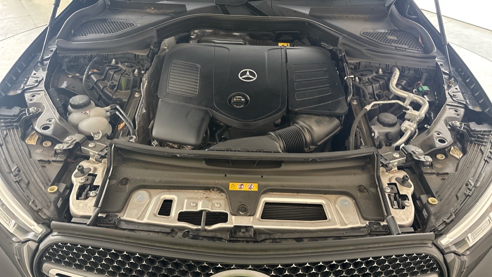 MERCEDES GLC Image 16