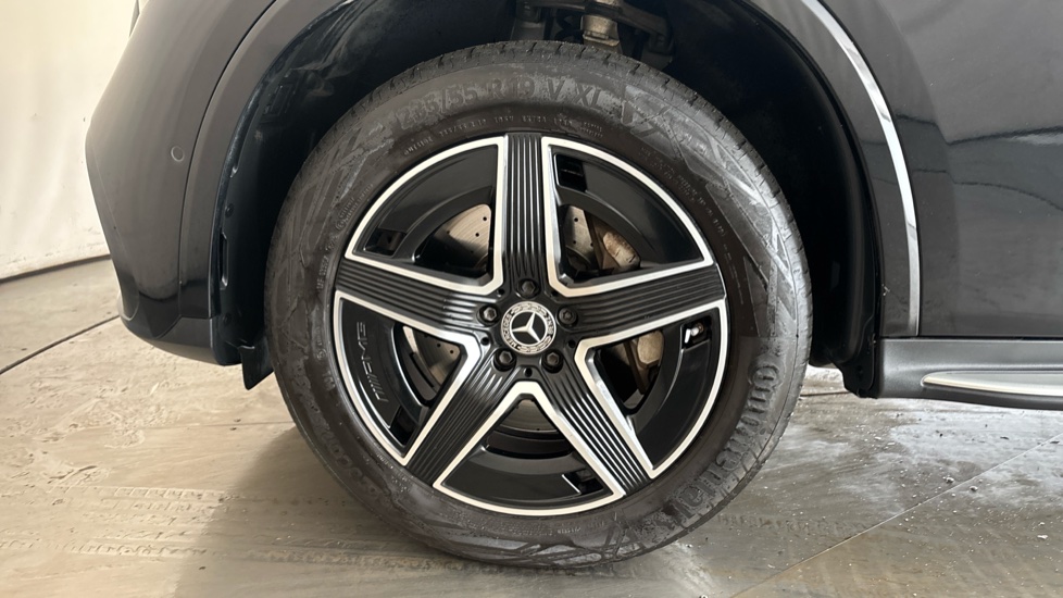 MERCEDES GLC Image 17