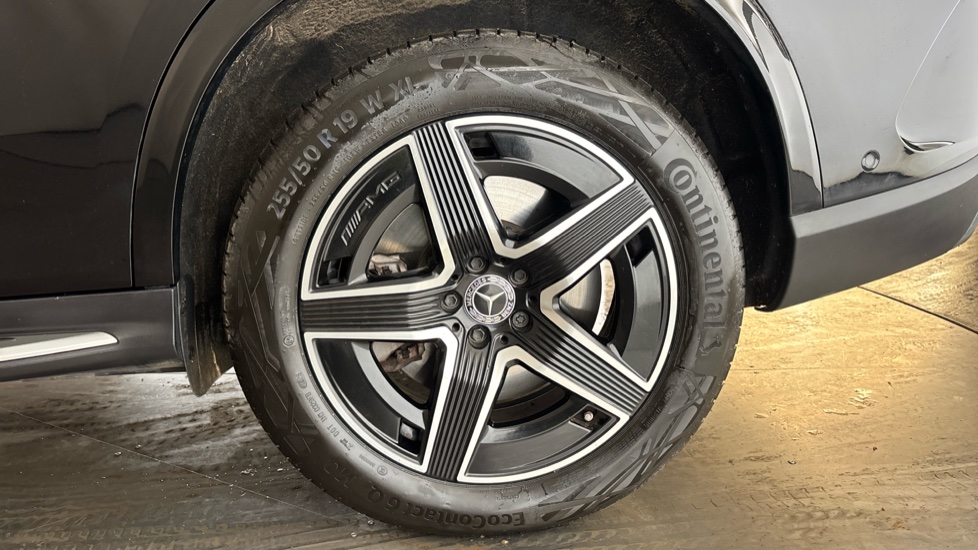 MERCEDES GLC Image 18
