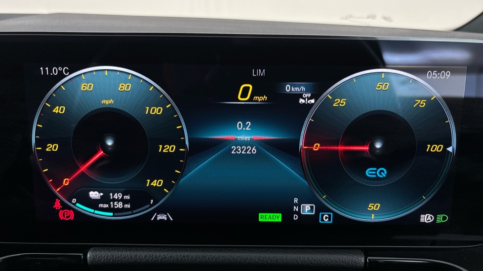 Mercedes EQA Image 13