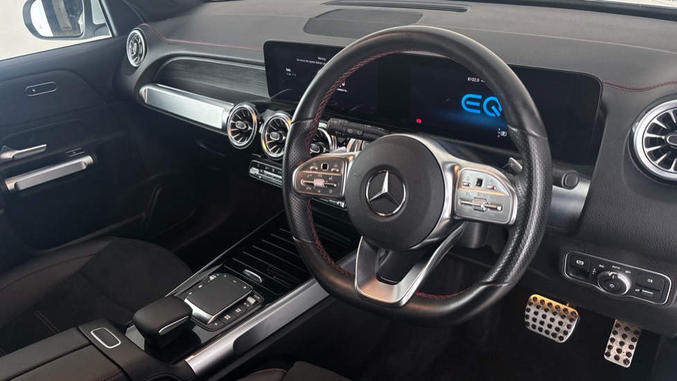 MERCEDES EQB Image 9