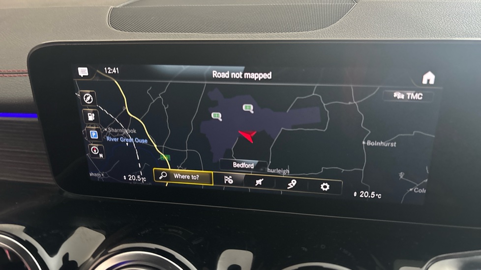 MERCEDES EQB Image 12