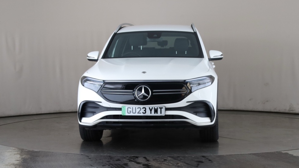 MERCEDES EQB Image 8