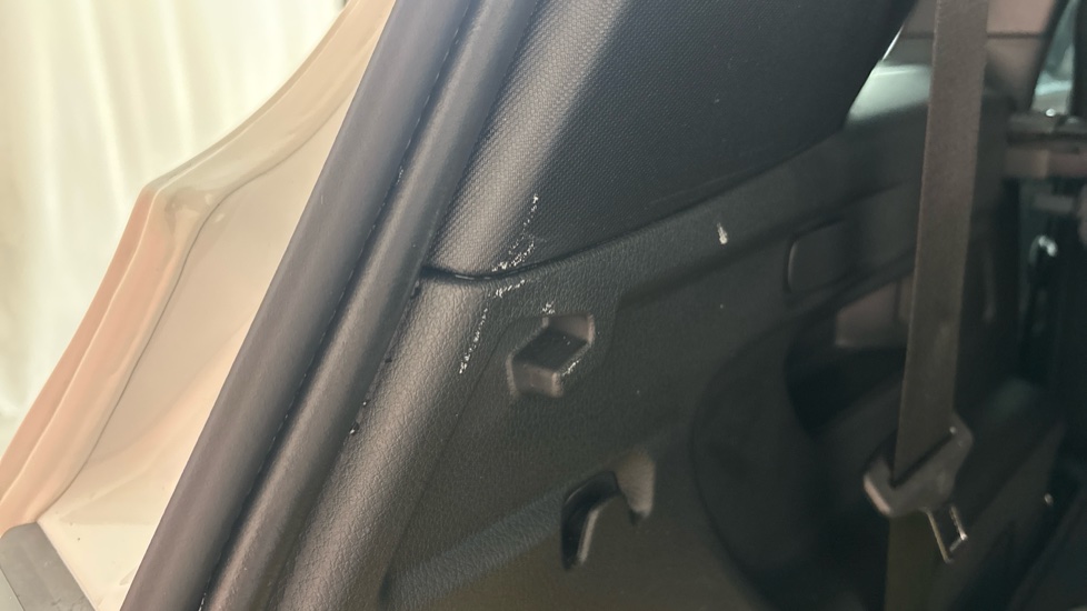 MERCEDES EQB Contamination