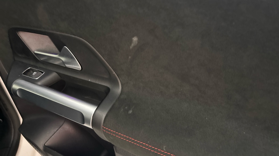 MERCEDES EQB Stained
