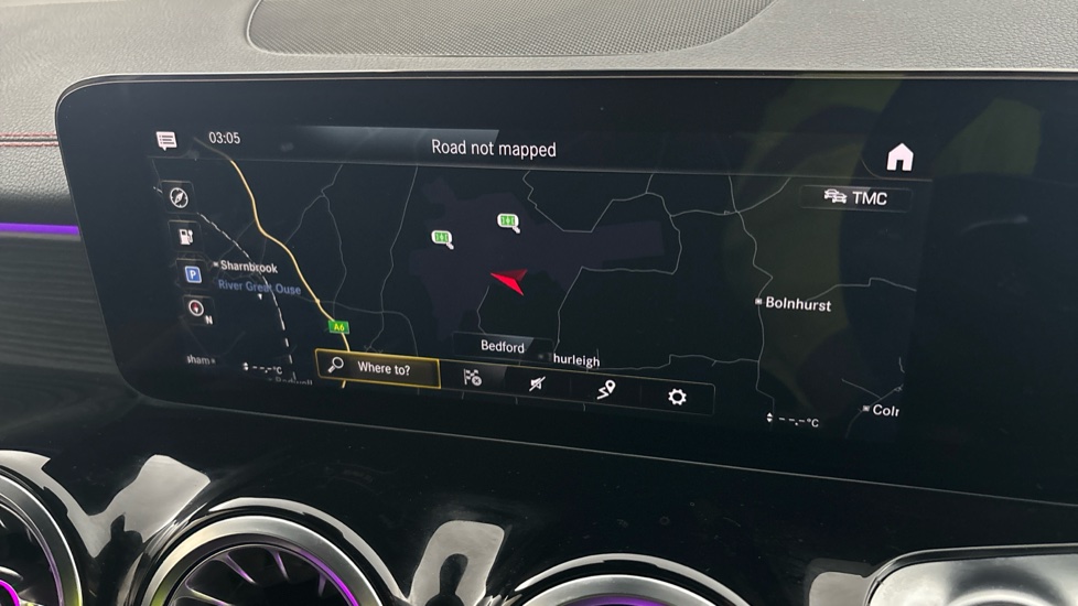 MERCEDES EQB Image 12