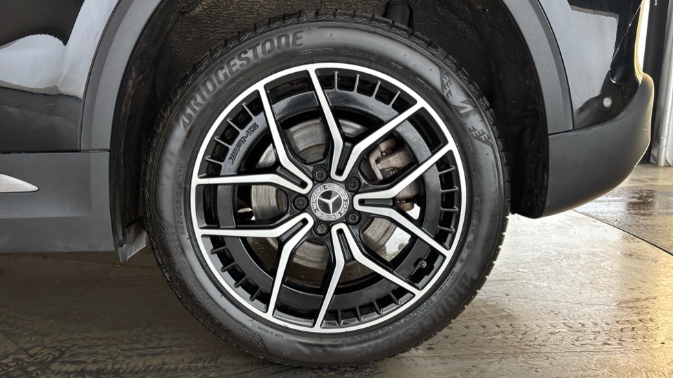 MERCEDES EQA Image 18