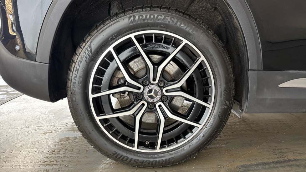 MERCEDES EQA Image 19