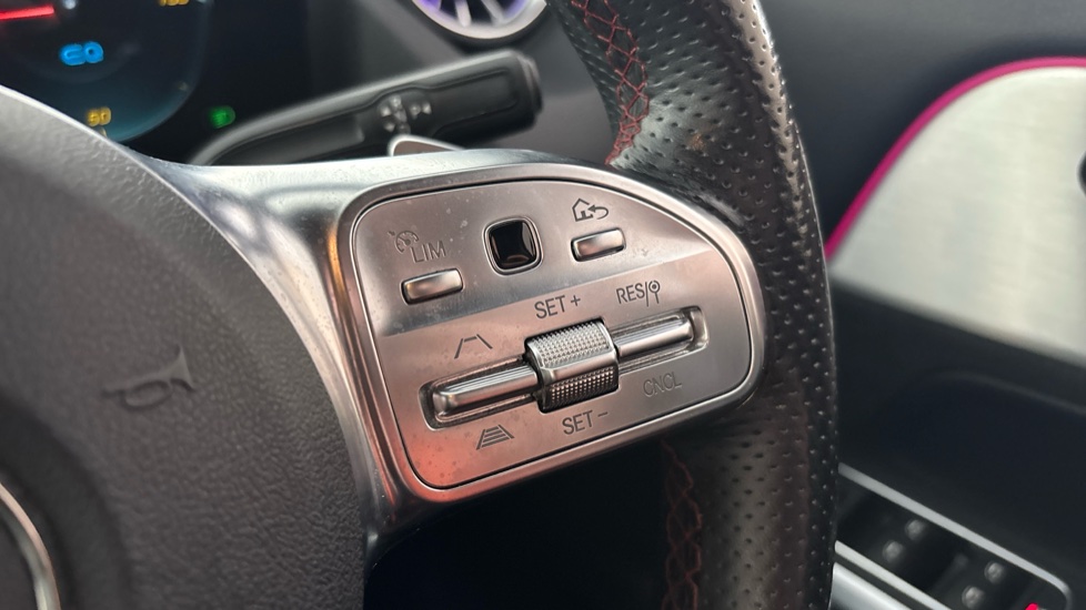 MERCEDES EQA Cruise control