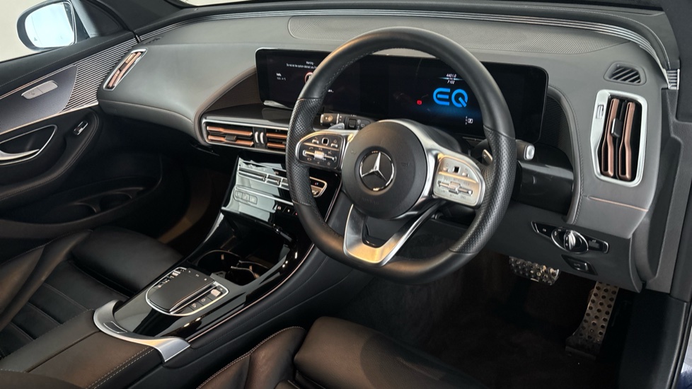 MERCEDES EQC Image 9